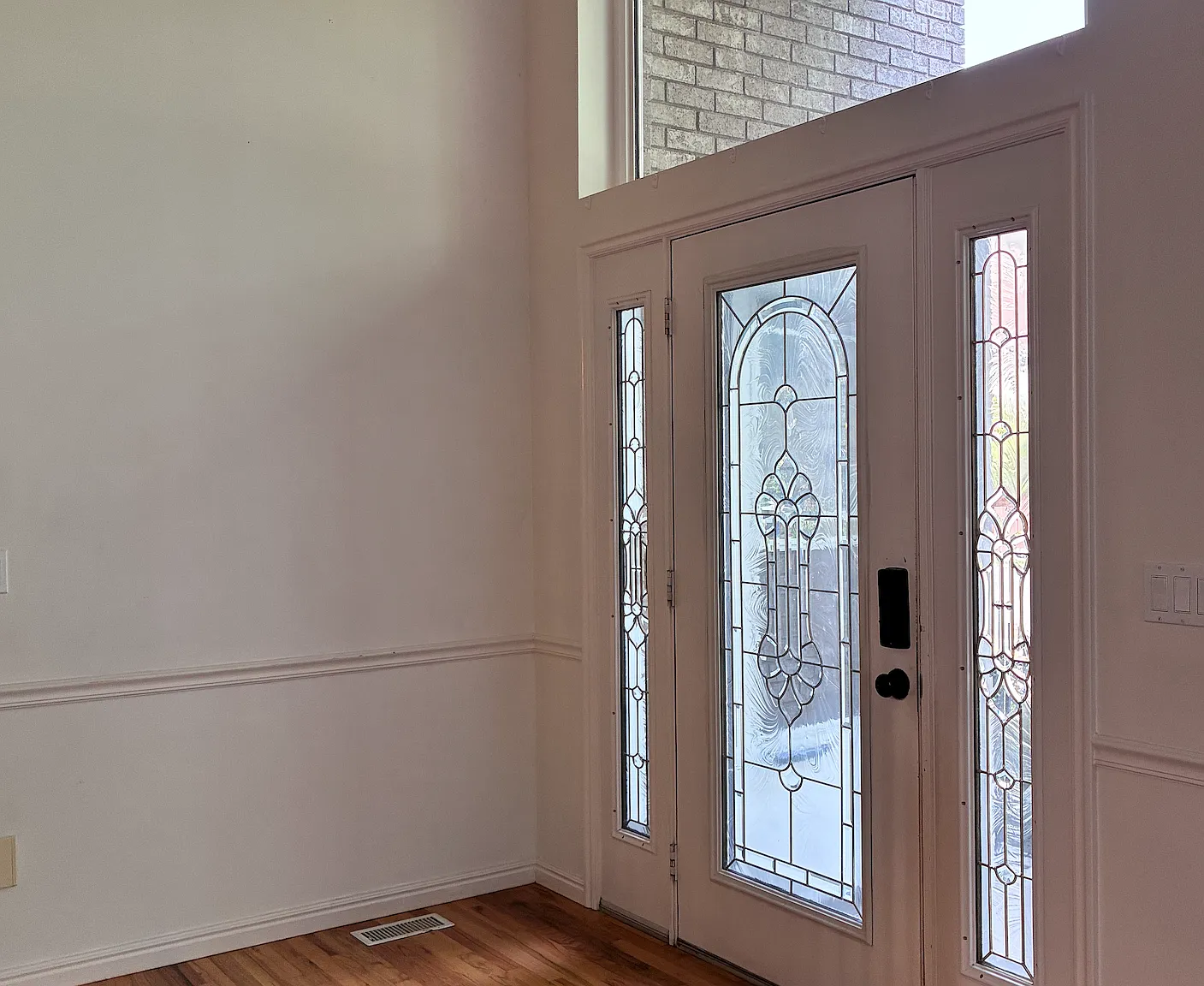 5 bed, 3500 sqft, $3,595 — Photo 3