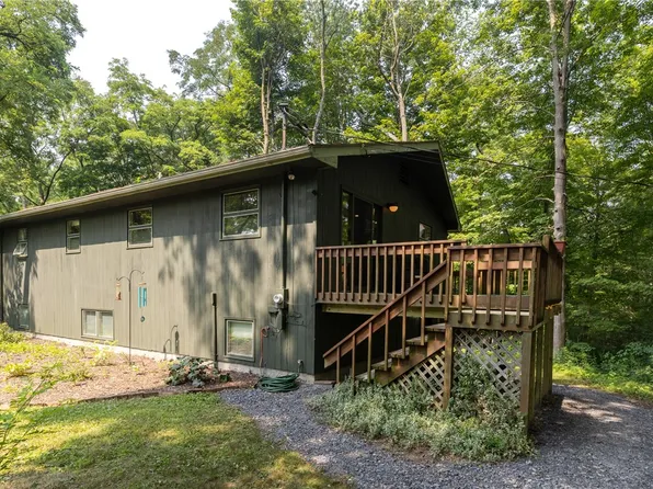 77 Searles Rd, Groton, NY 13073