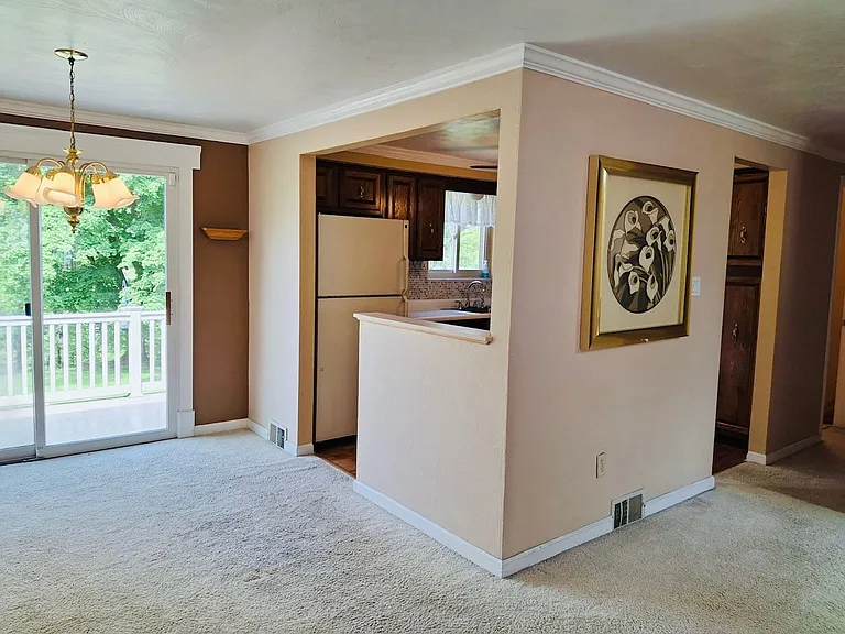 62 Dundalk Dr — Photo 6