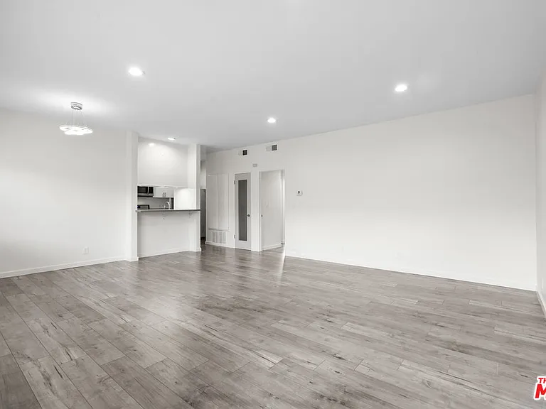 424 S Westmoreland Ave #306 — Photo 5