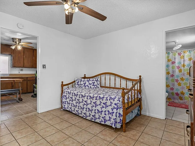 504 S Brown St — Photo 7