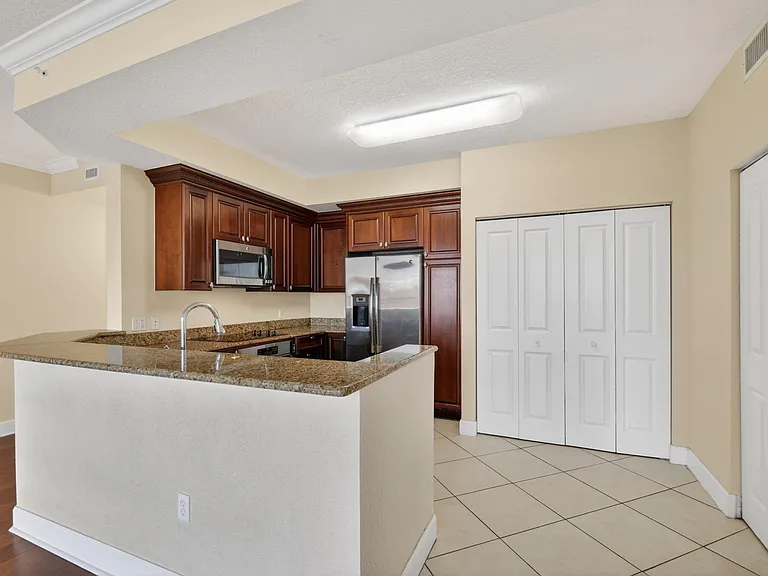 1660 Renaissance Commons Blvd #2517 — Photo 9