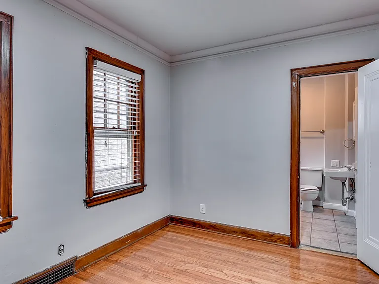 539 Park Ave #1 — Photo 10
