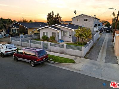 1213 W 93rd St, Los Angeles, CA, 90044