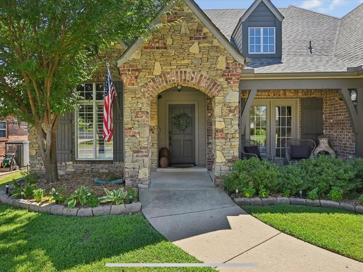 4 bed, 3594 sqft, $11,500 — Photo 3