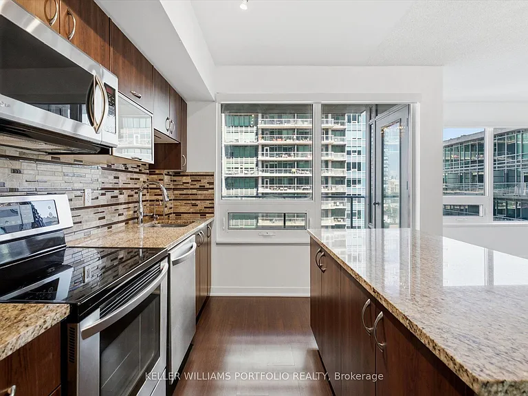 59 E Liberty St #911 — Photo 13