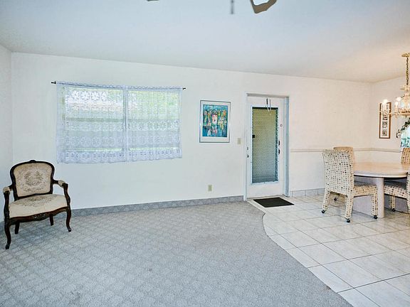 4th image of 301 Brittany Ave #G