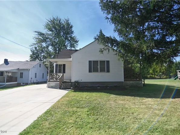 56 Woodglen Ave, Niles, OH 44446