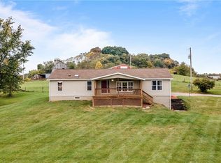 6057 Dana Rd SW, Sherrodsville, OH 44675