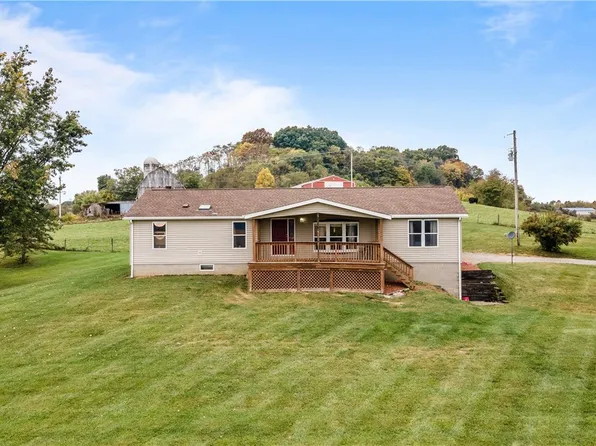 6057 Dana Rd SW, Sherrodsville, OH 44675