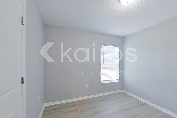 8833 N Vienna Dr — Photo 11