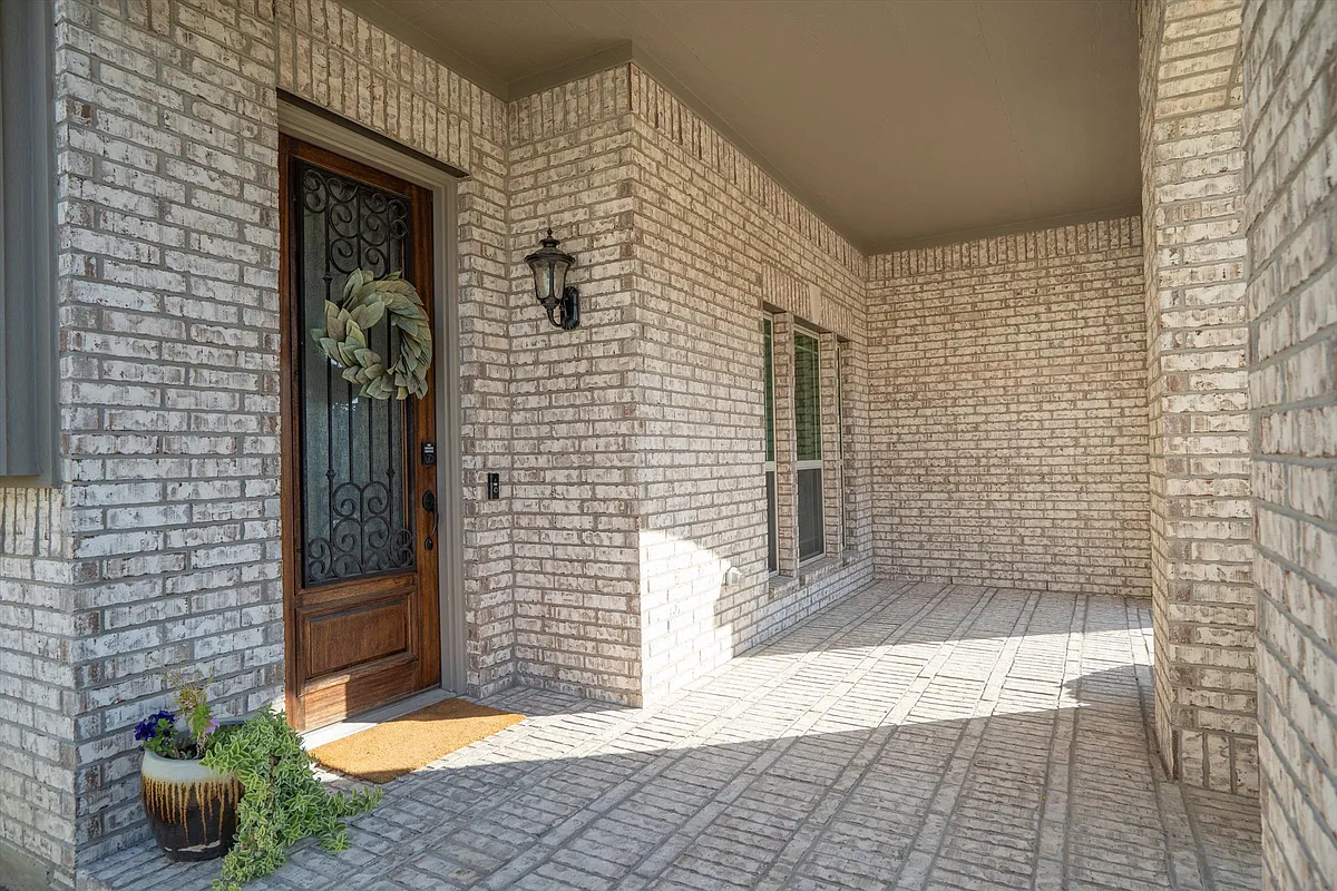 Building Photo - 2900 Emerald Trace Dr