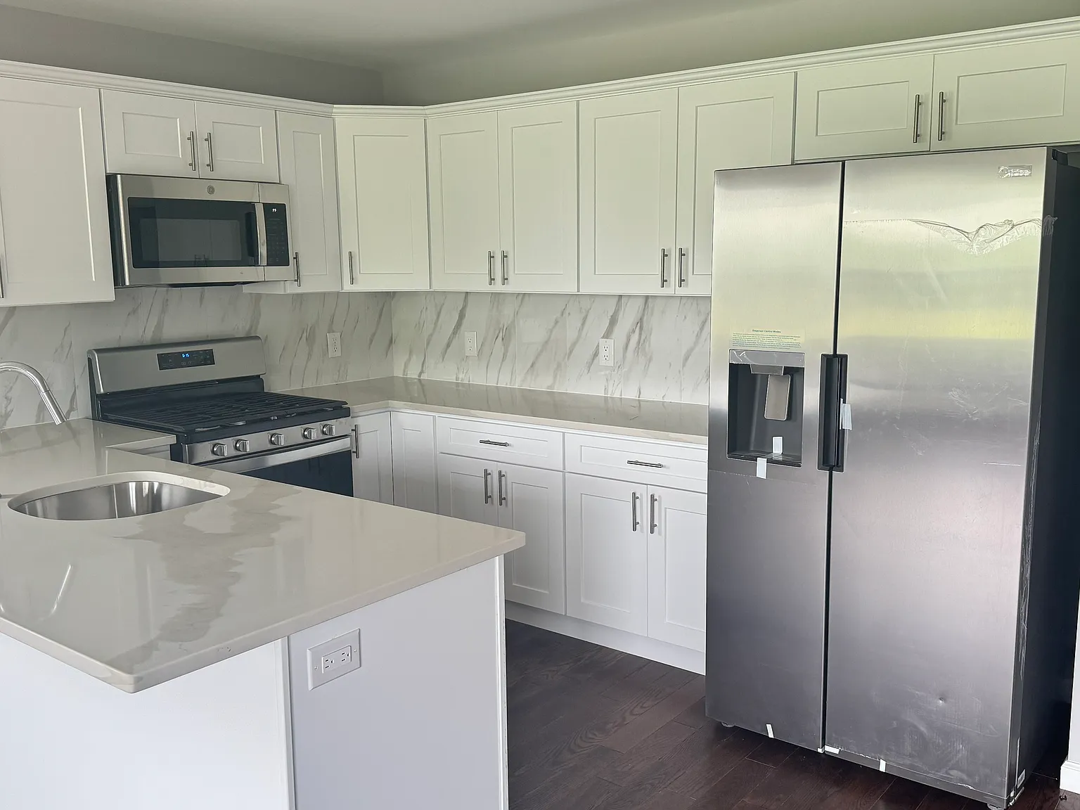 3 bed, $2,800 — Photo 2