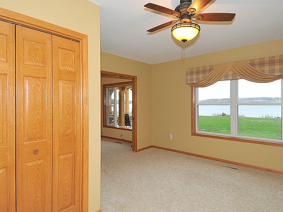 MAIN FLOOR GUESS BEDROOM