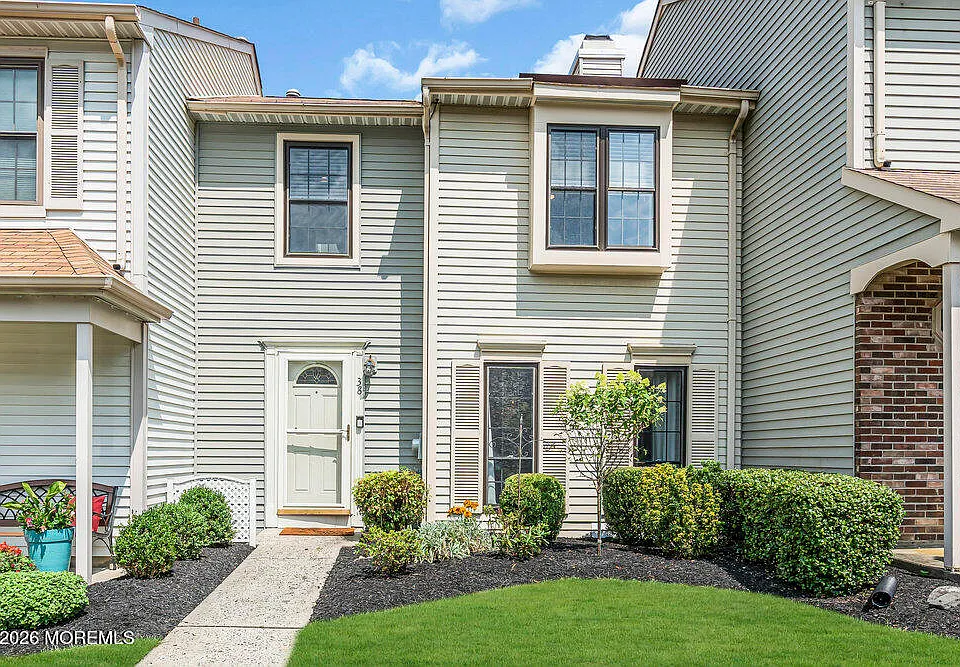 38 Devon Ct