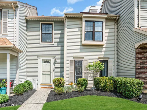 38 Devon Ct, Robbinsville, NJ 08691