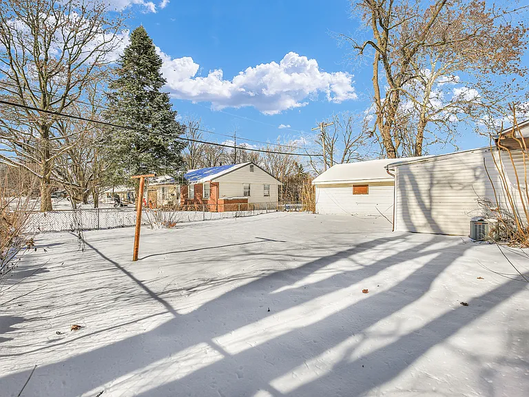 1101 N McKinley Ave — Photo 24