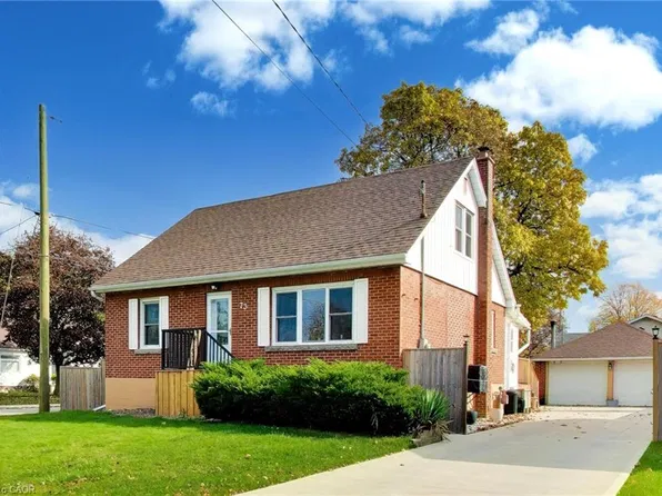 73 Dodson St, Hamilton, ON L9A 3K8