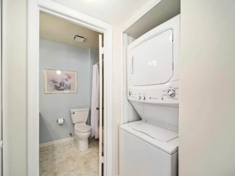 1008 Beacon Hill Dr #1008 — Photo 2