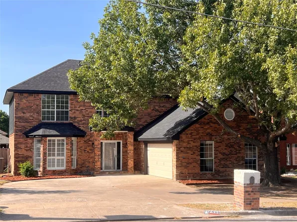 7408 Chapman Rd, North Richland Hills, TX 76182