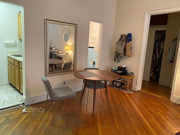 4th image of 34 Livingston St APT 4