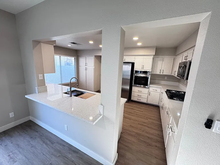 2544 Golden Sands Dr — Photo 3