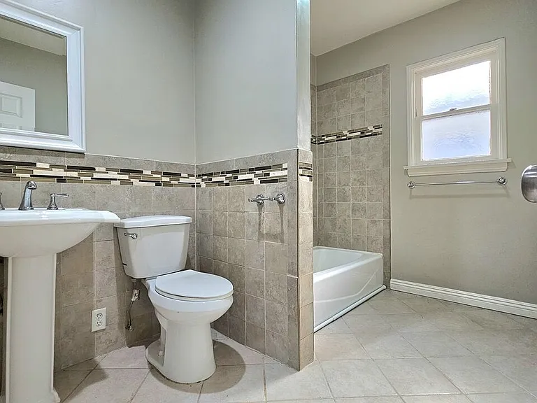 1022 S Norton Ave #B — Photo 20