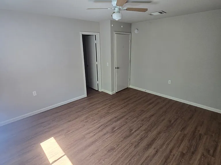7109 Thannas Way — Photo 3