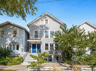 1934 W Race Ave, Chicago, IL 60622