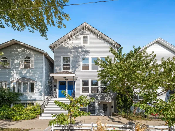 1934 W Race Ave, Chicago, IL 60622