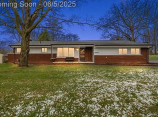 28333 Bayberry Rd, Farmington Hills, MI 48331