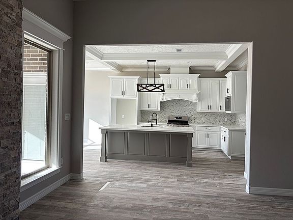 2nd image of 3905 Saif Wood St