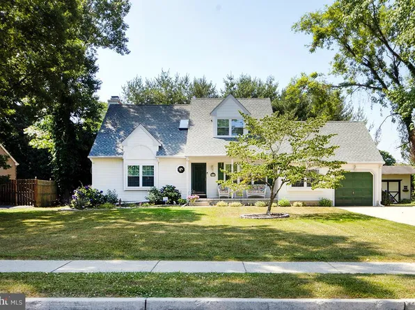 671 Cypress Dr, Vineland, NJ 08360