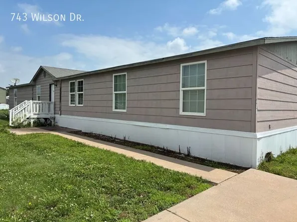 743 E Wilson Dr, Towanda, KS 67144