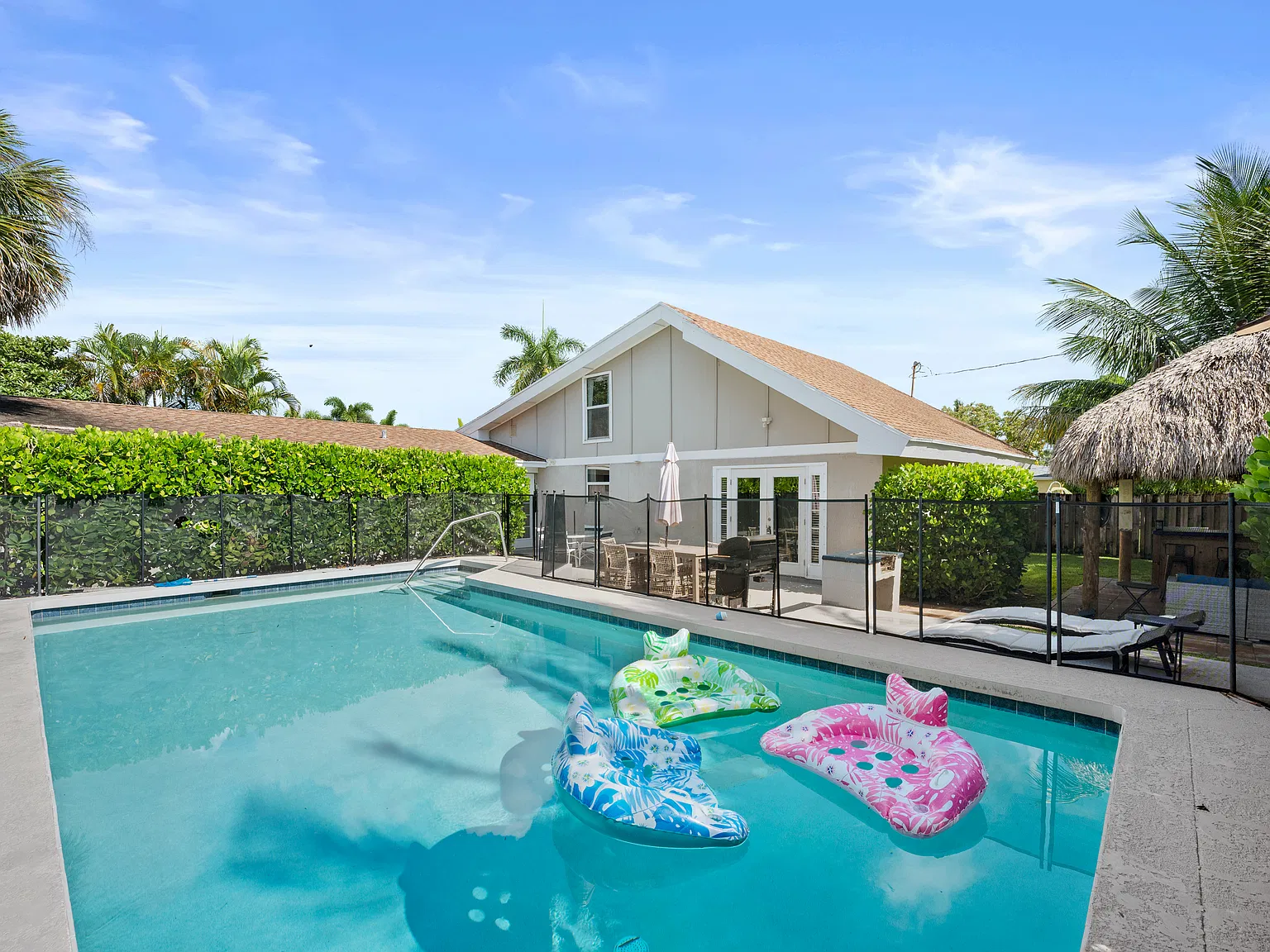 4 bed, $14,000 — Photo 1