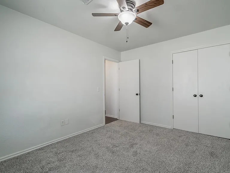 1812 Pebble Creek Blvd — Photo 36