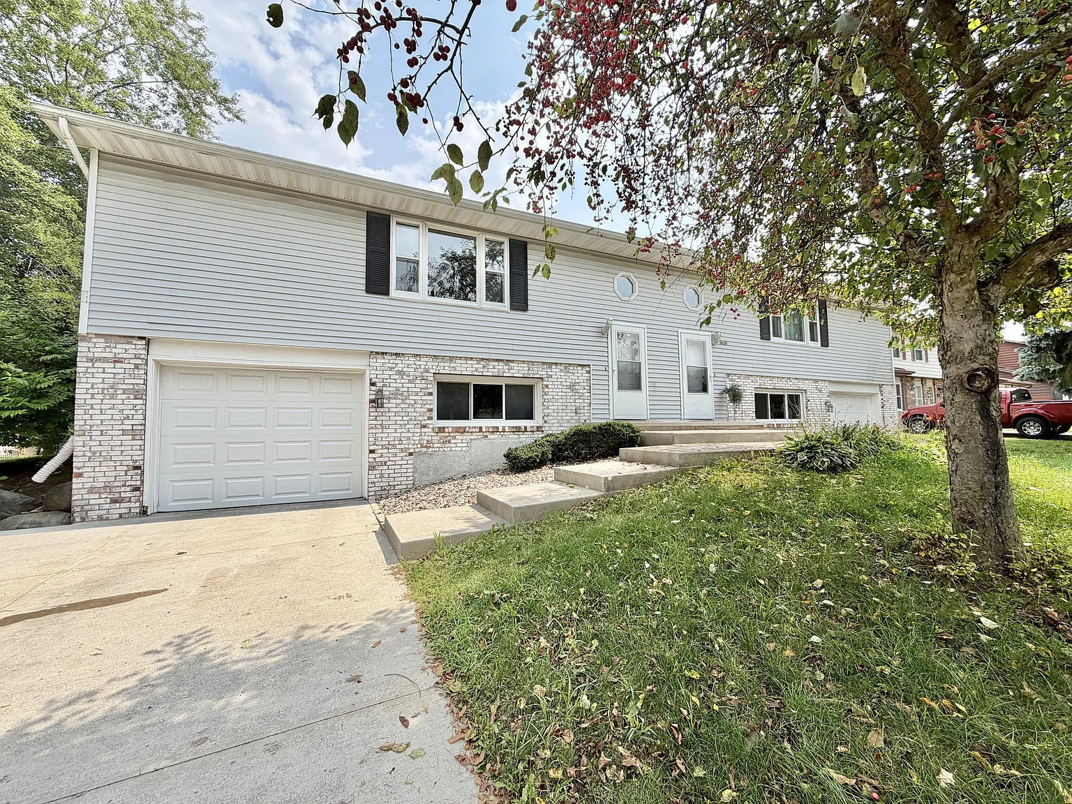 2658 Chesapeake Dr - 2658 — Photo 2