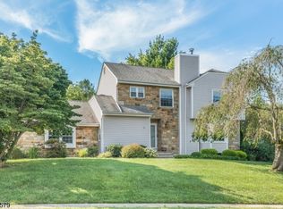 34 Knob Hill Rd, Hackettstown, NJ 07840