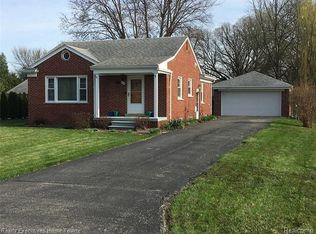 884 Vanderpool Dr, Troy, MI