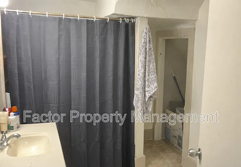 103 Locust St #1 — Photo 9