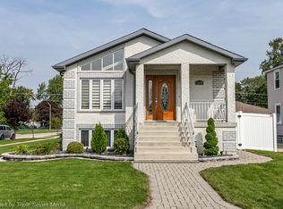 7050 W 74th Pl, Chicago, IL