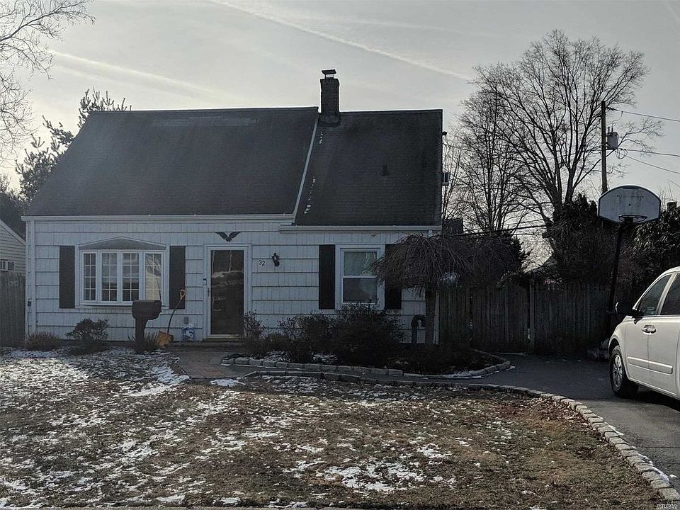 1st image of 32 Snapdragon Ln