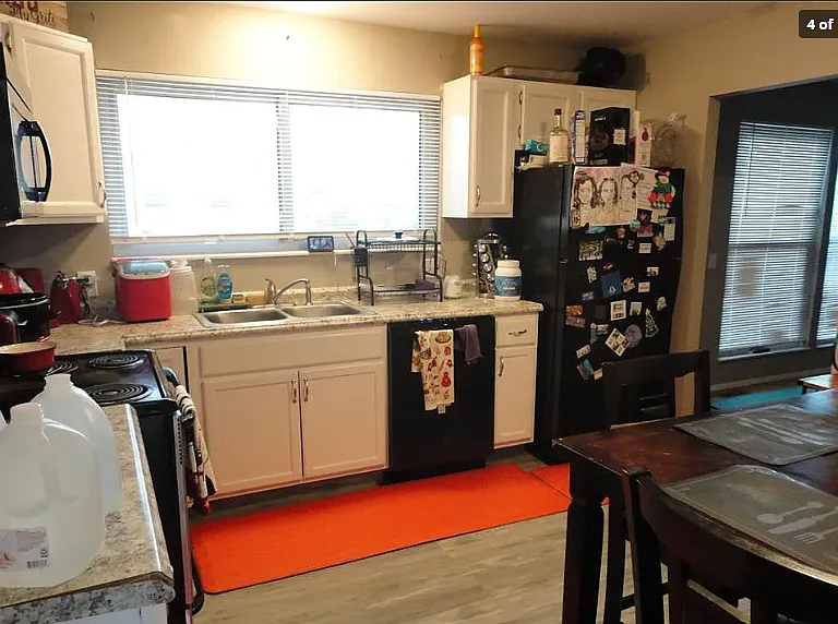 2240 Windsor Dr — Photo 12