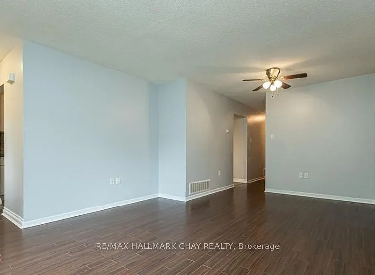 33B Grove St E #MAIN FLOOR — Photo 3