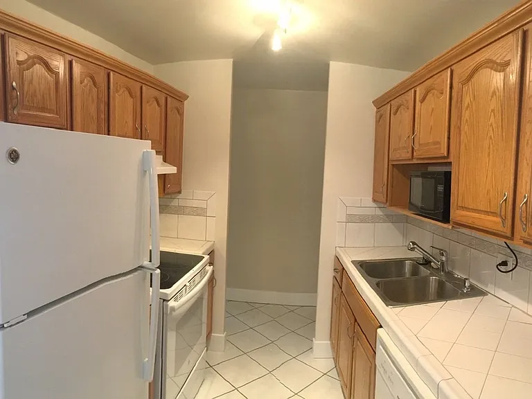 4800 Hale Pkwy #303 — Photo 8