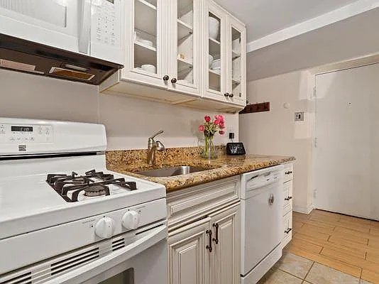 806 W George St #G — Photo 11