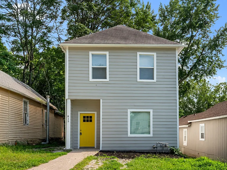 815 Kickapoo St — Photo 1
