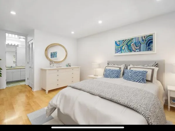 330 S Barrington Ave APT 309, Los Angeles, CA 90049