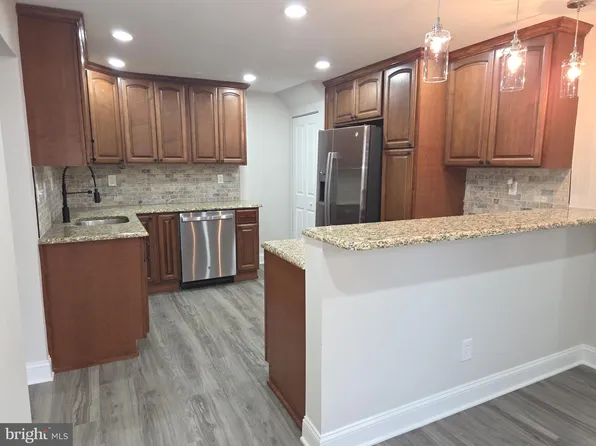 412 Forest Dr, Wilmington, DE 19804