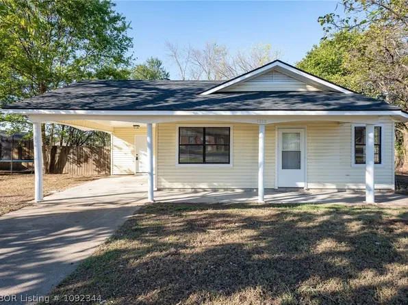 1213 W Oklahoma Ave, Sallisaw, OK 74955